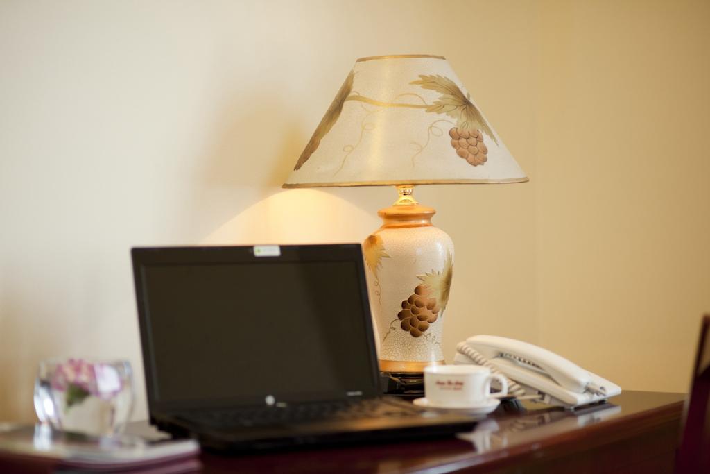 Asean Halong Hotel Ha Long Bagian luar foto